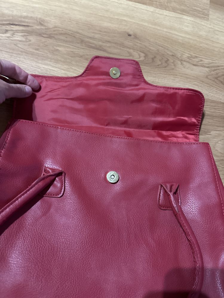 Дамска чанта цвят бордо
