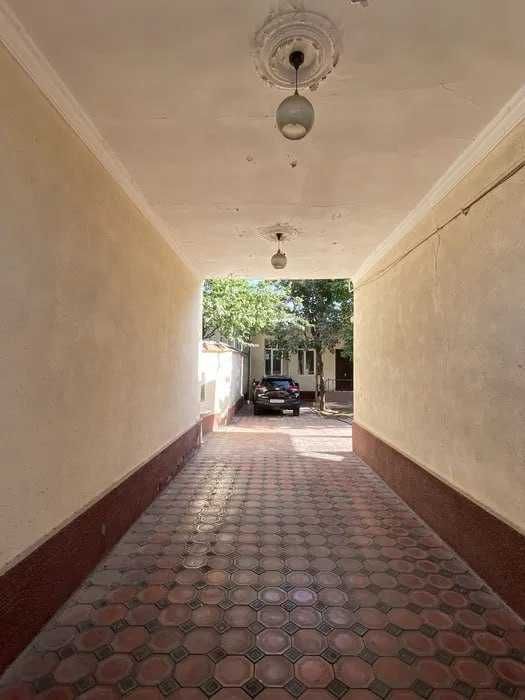 Район: Shayxontaxur Ko'kchada 7 xonali 2 etajli xovli sotiladi