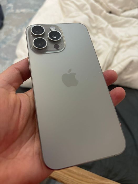 Продам Айфон 15 про макс