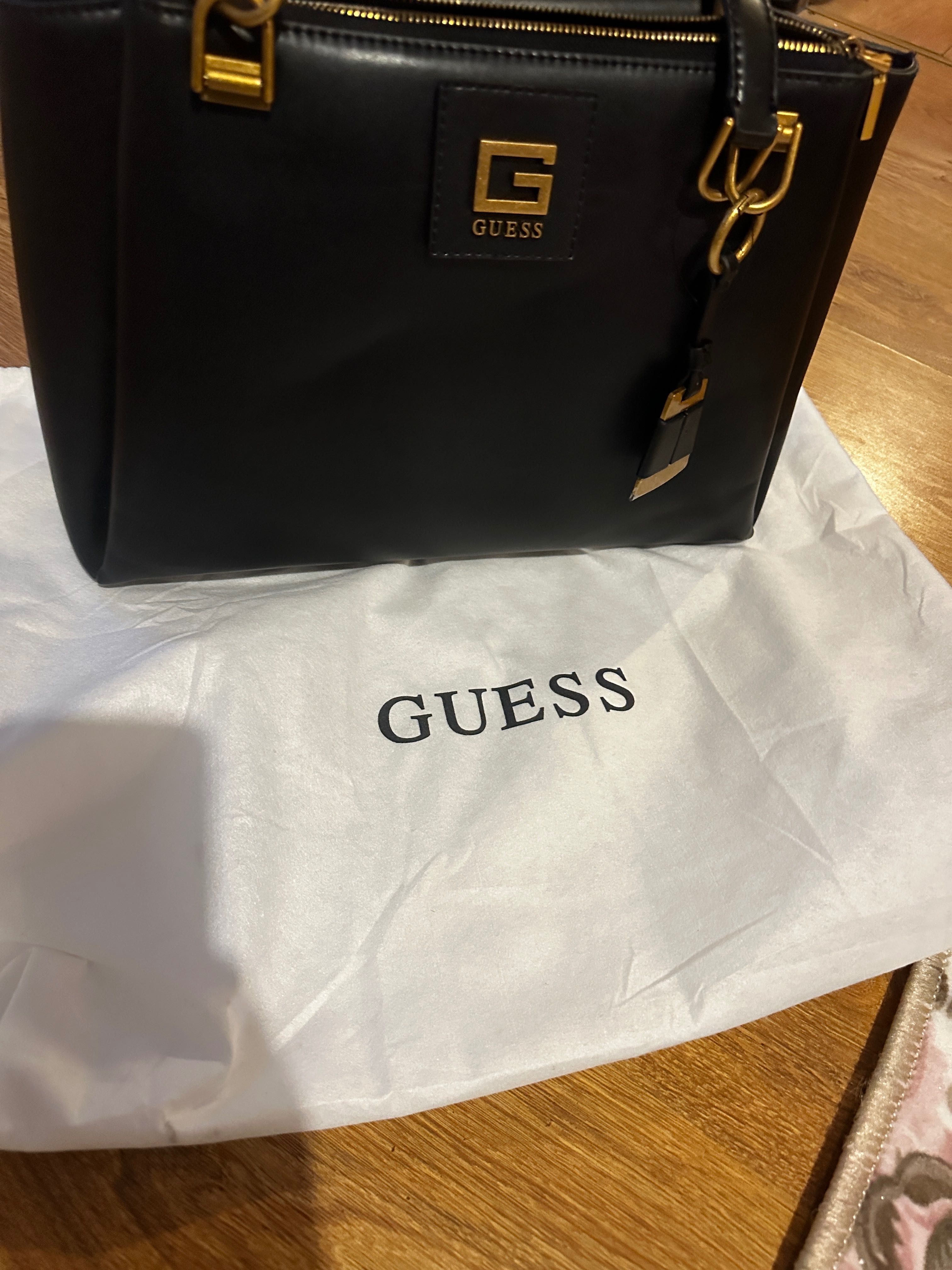 Оригинална Дамска чанта Guess