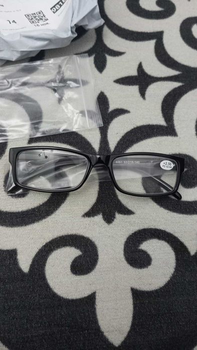 Очки для зрения +2,5 новые