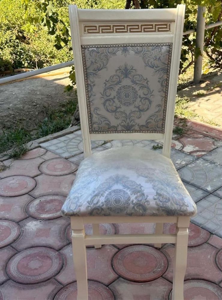 Новые стулья