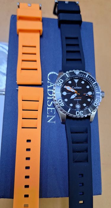 Nou. Automatic. Ceas cu mecanism japonez, Seiko.