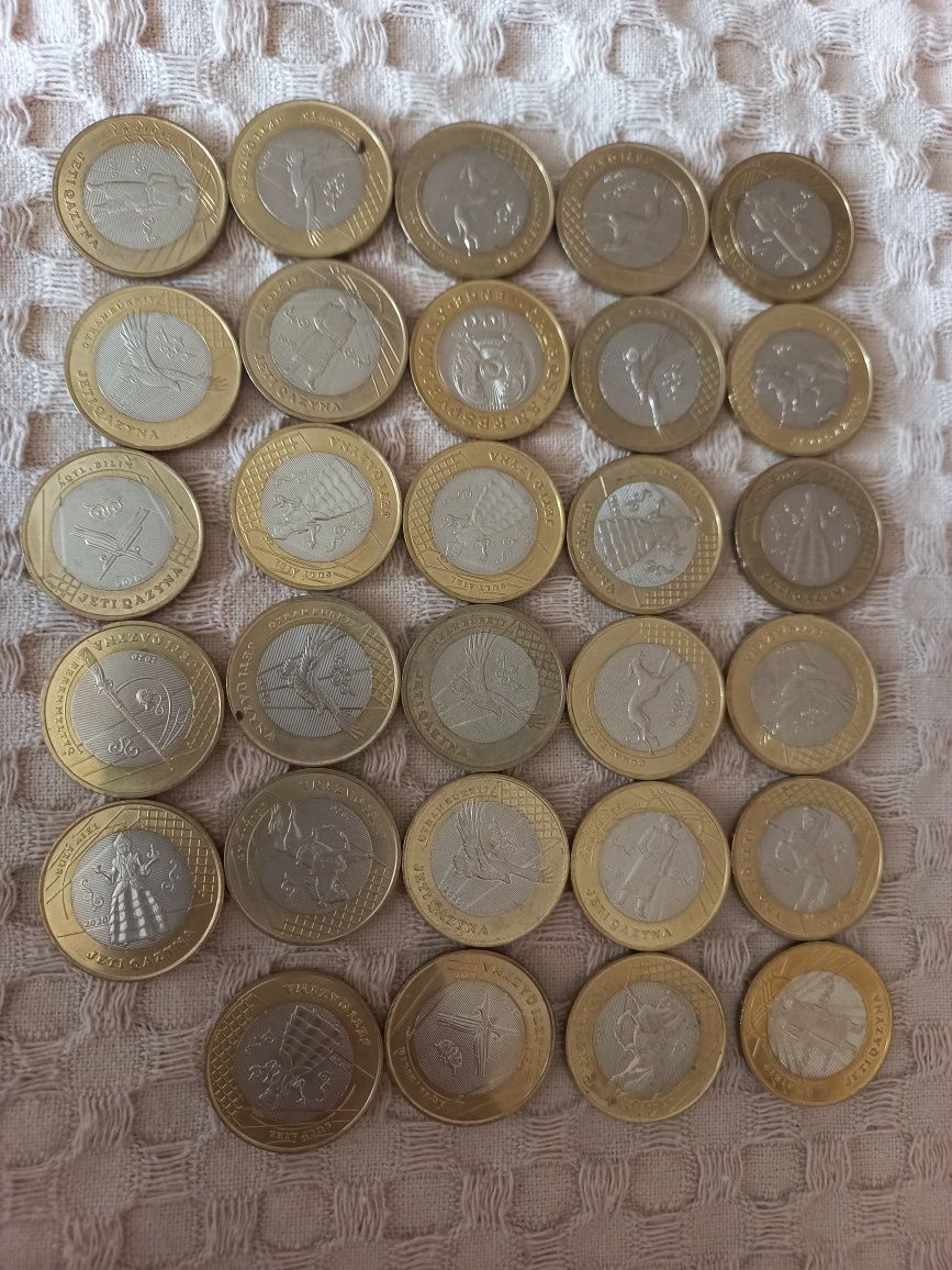 Продам монеты  в количестве 30 шт