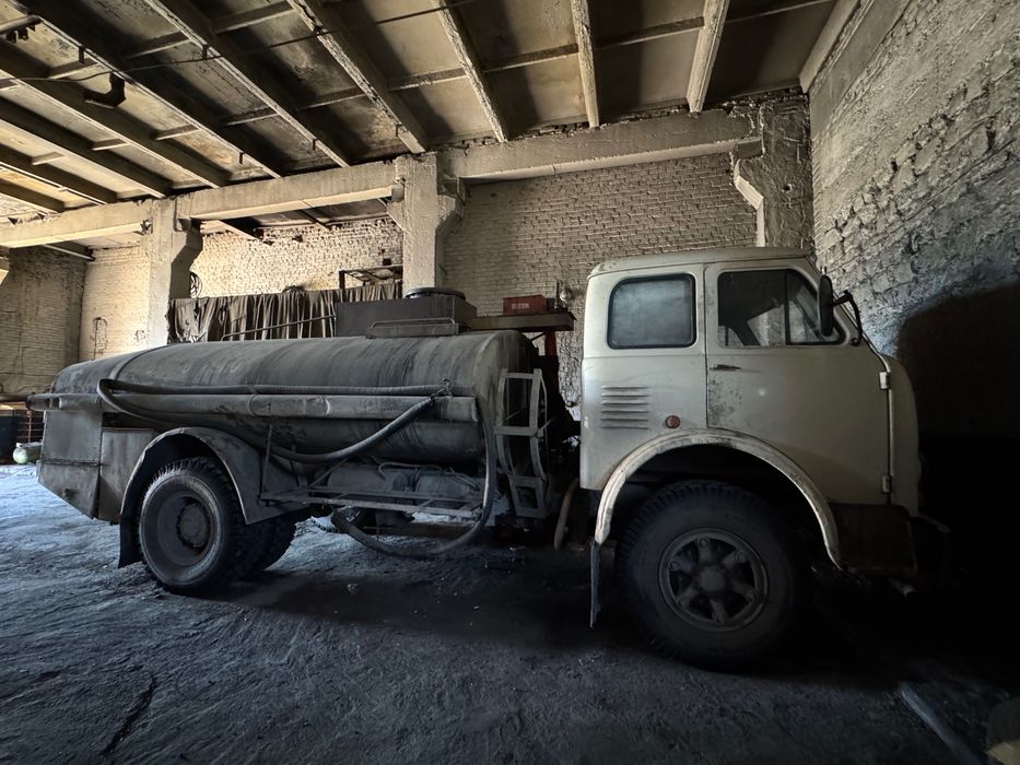 Масловоз МАЗ 5334