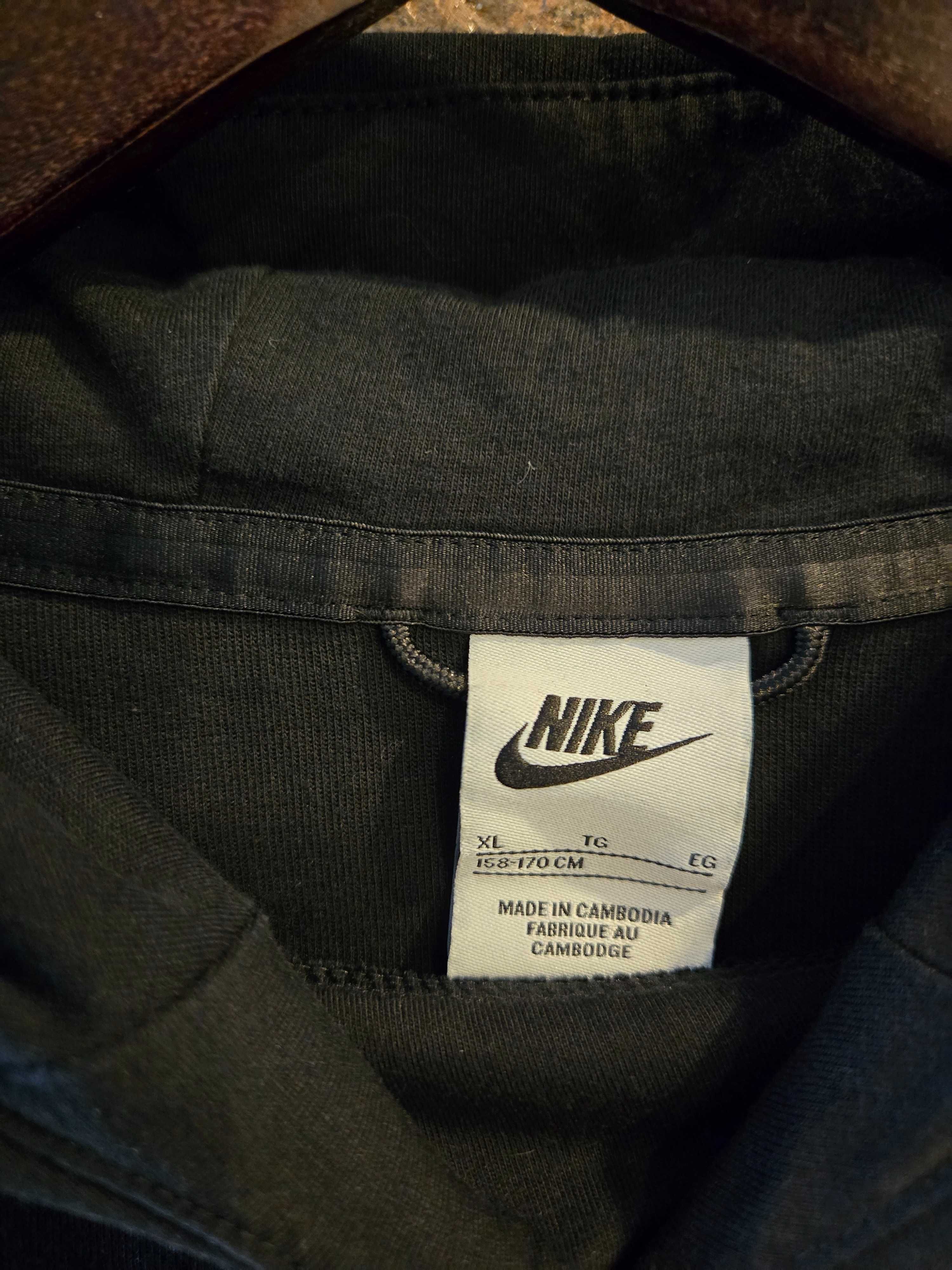 Детски анцунг Nike tech, Перфектно състояние, 13-15 г, 100% Оригинален