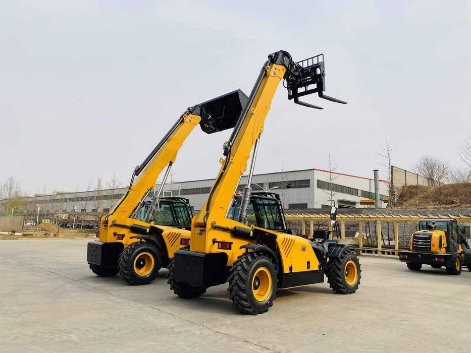 Телескопический погрузчик новый,4,5 т, вылет стрелы 7 м. $38,520