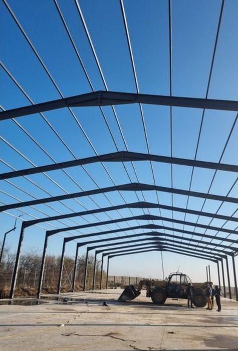 Vând structură metalică 10×20×4h