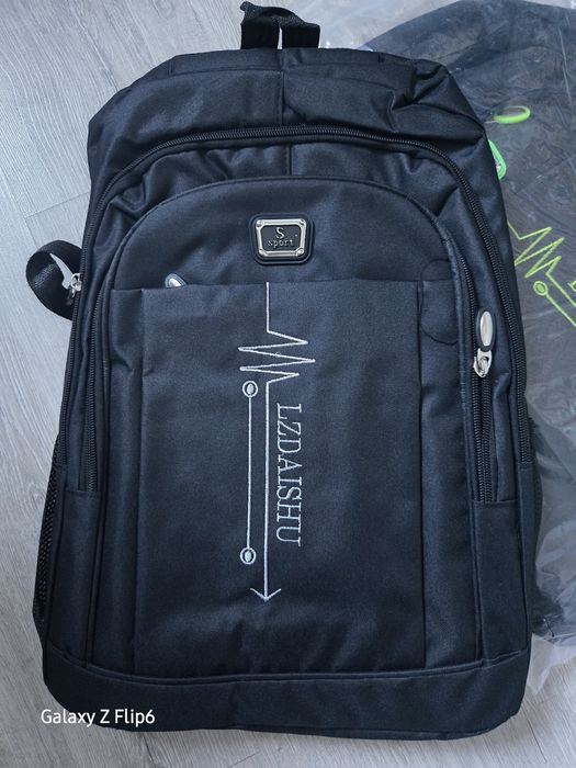 Черни раници с четери отделения с цип