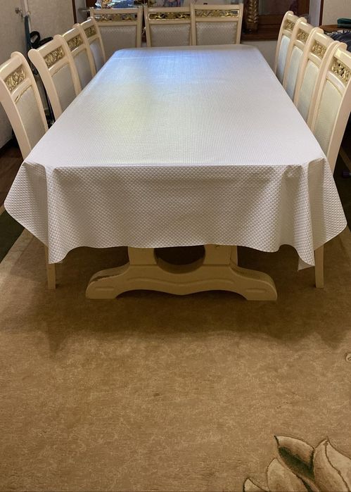 Стол и стулья продам