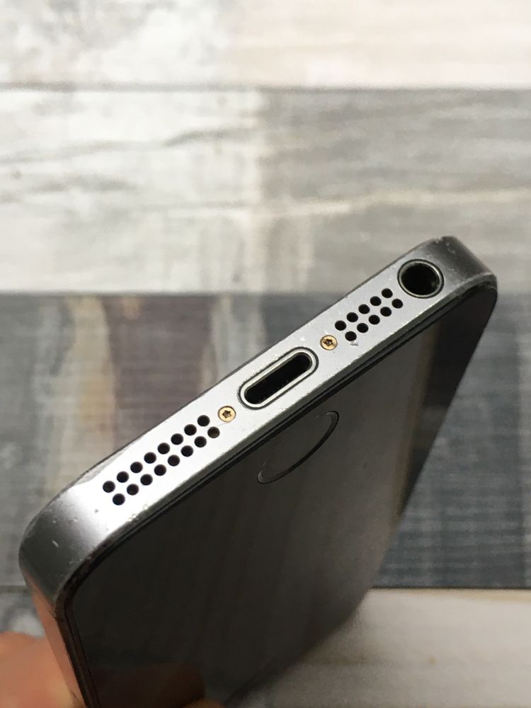 iPhone 5s /заключен/ за части