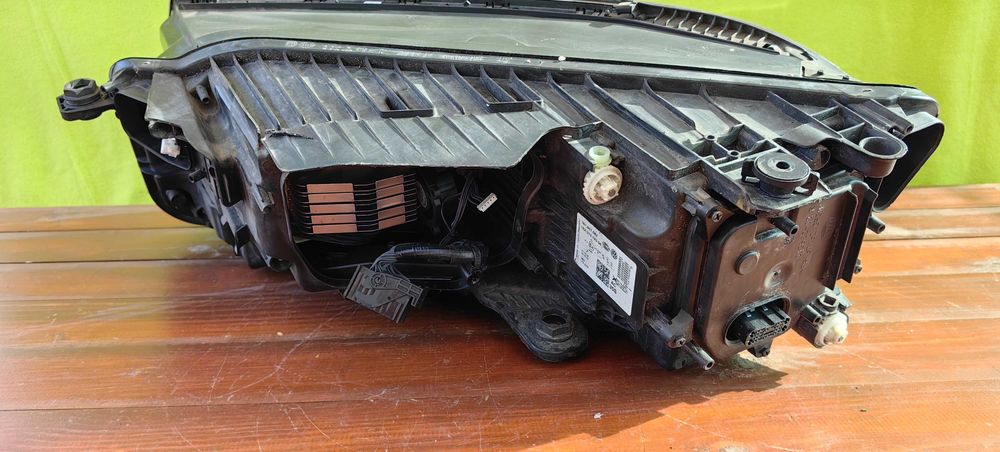 Фар за VW Touareg III / ВФ Туарег 3