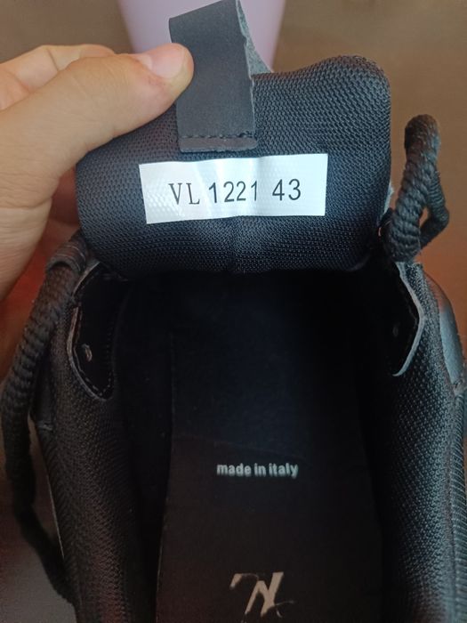 Sneakers Louis Vuitton skates mărimea 43