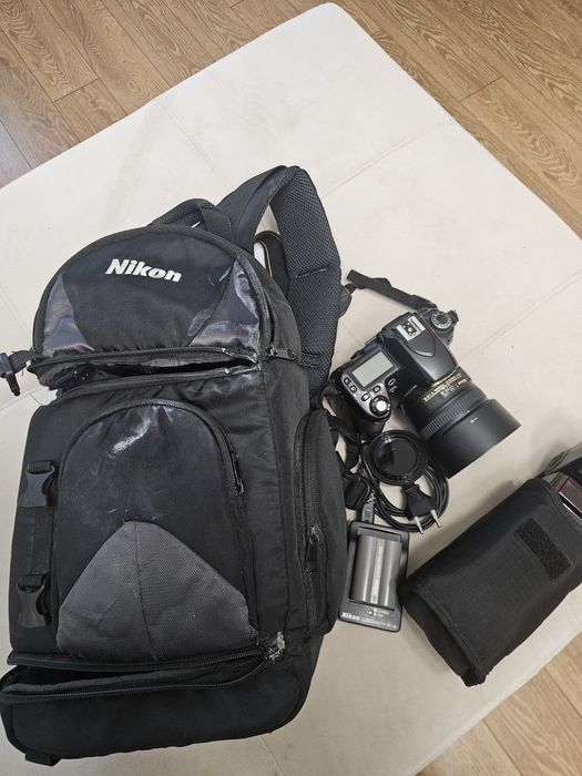 Vând Nikon D80+ obiectiv nikon 50mm/1.8 și bliț Nikon sb600