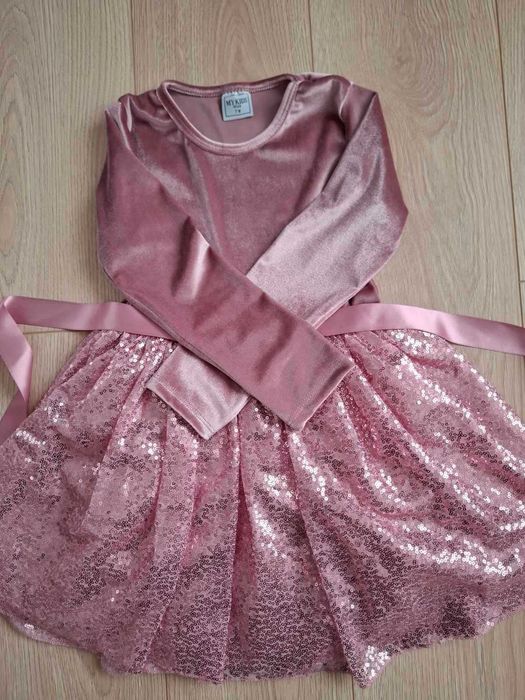 Нова празнична рокля за момиче, 7-8 г.