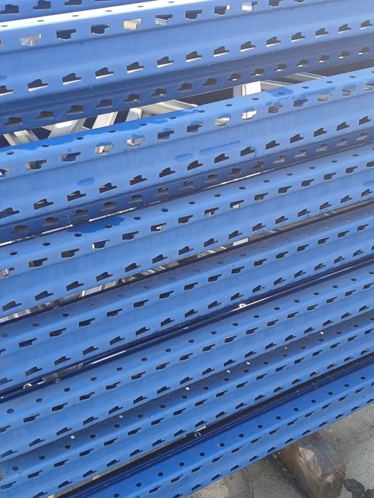 Avem rafturi metalice industriale reglabile profesionale industriale