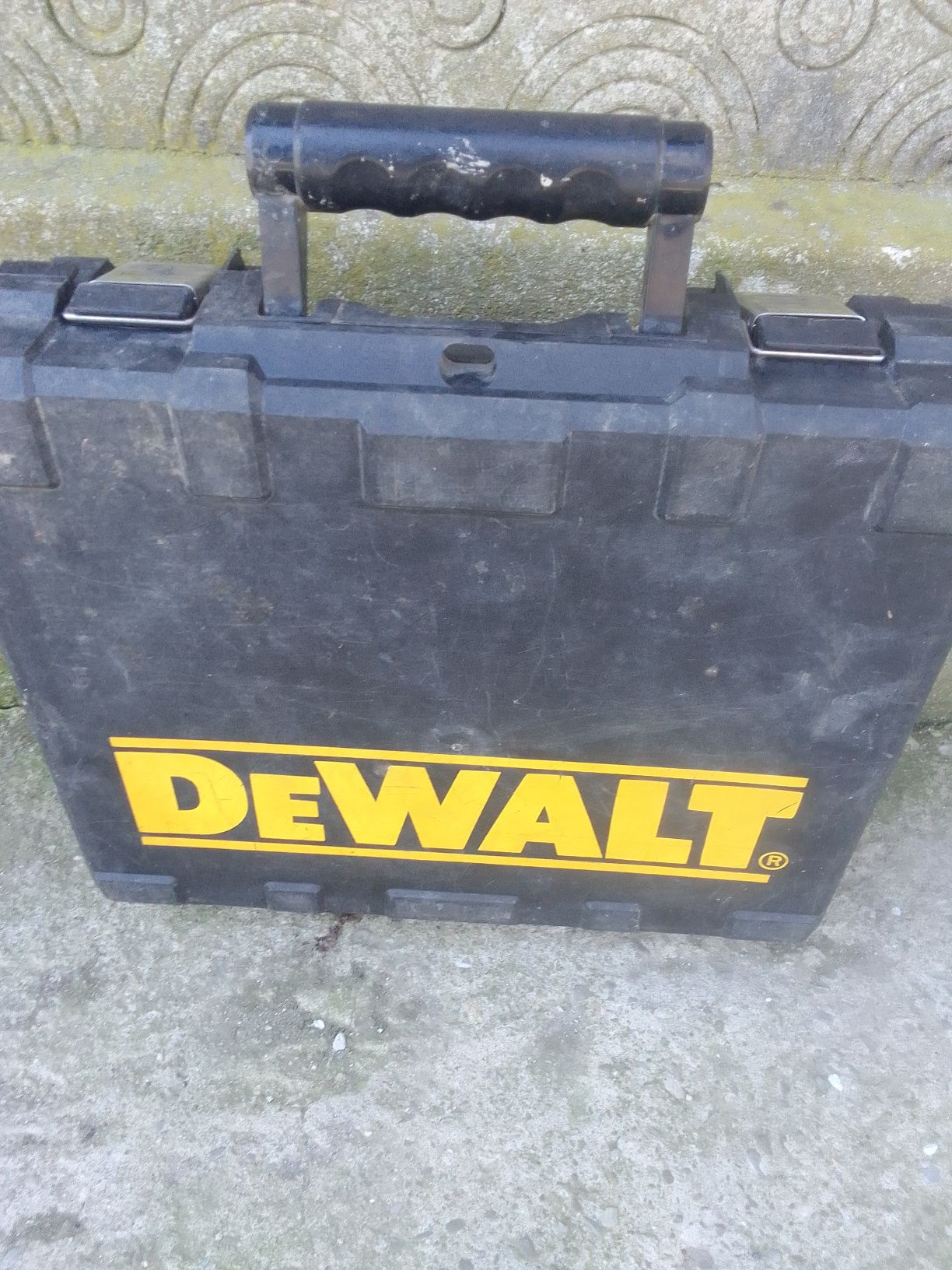 Vând auto filetanta dewalt 771 . 18v