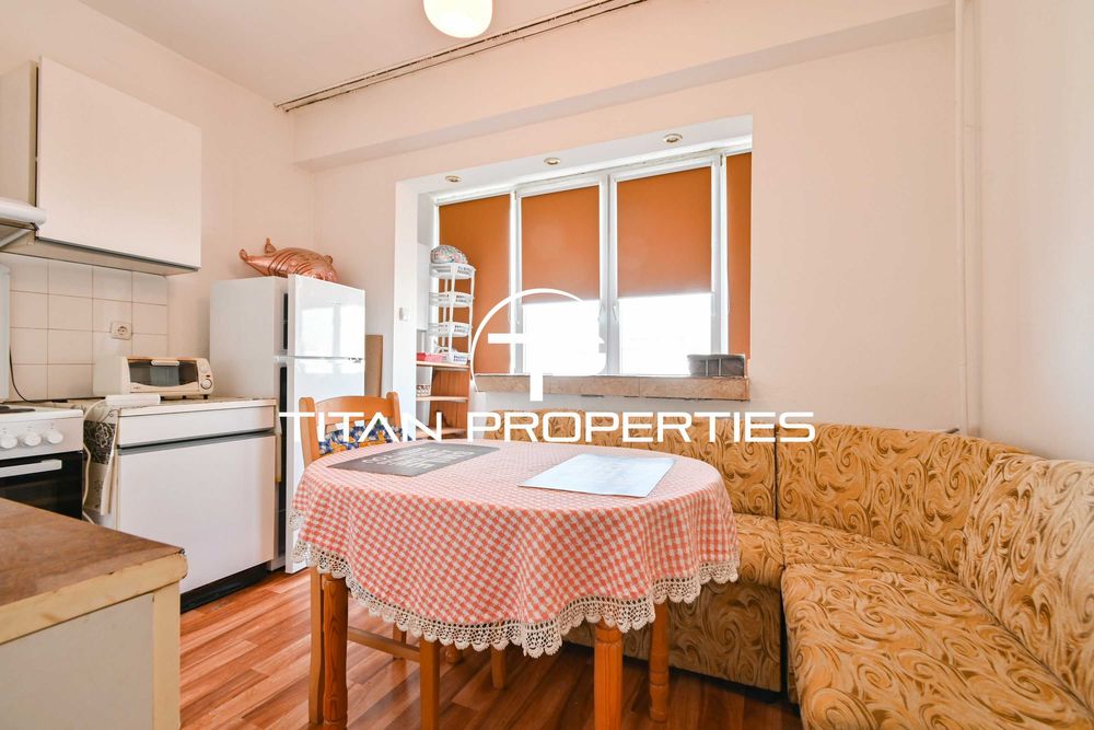 Дава се под наем Тристаен апартамент в София, Света Троица - 110 кв.м за 663 € - Снимка #3