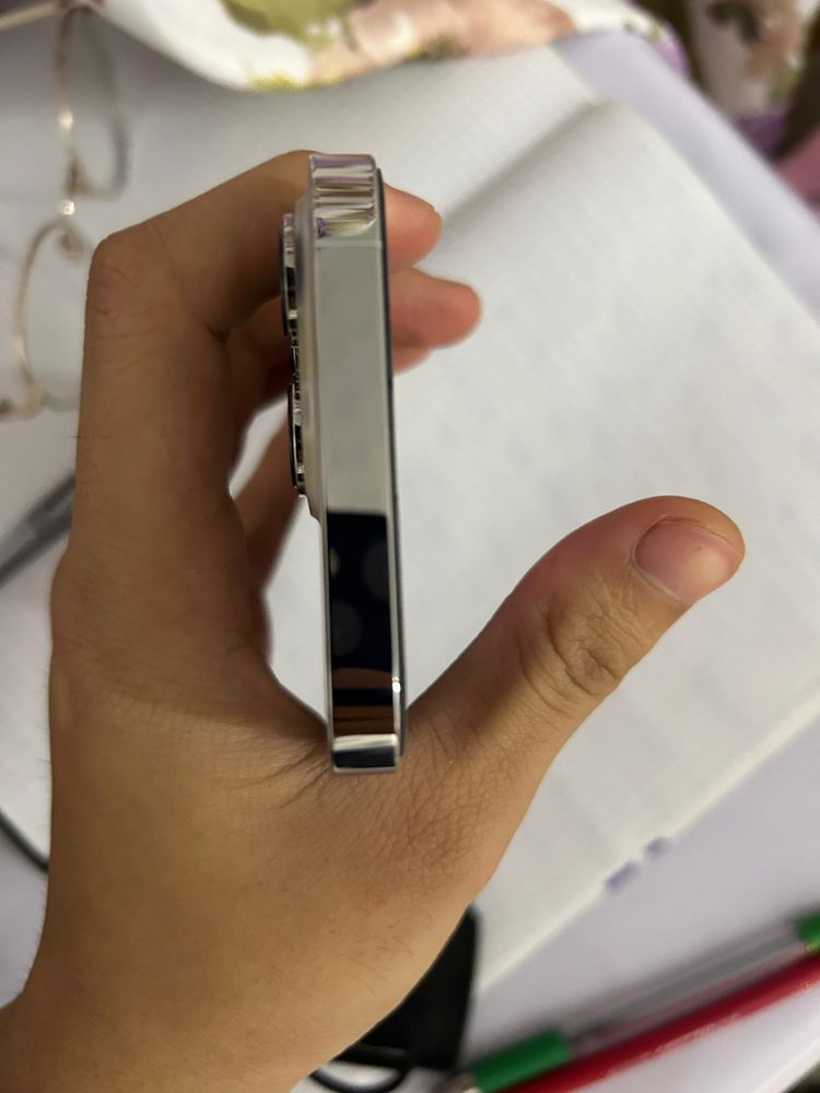 iPhone 13 pro в идеальным состояний