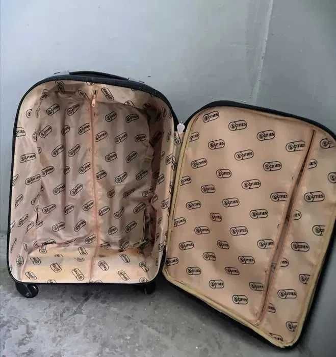 ОТДАМ ДАРОМ чемодан, для ручной клади, (24х32х54см), ПРОЧНЫЙ, ЕС, БУ