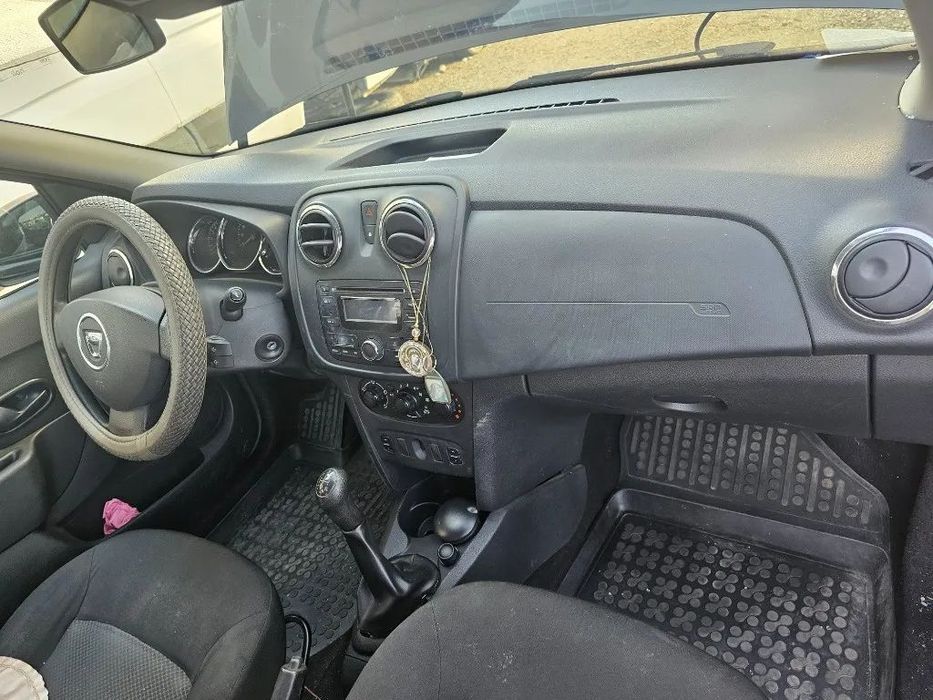 Dezmembram Dacia Logan 2 an 2016, 1.2 benzina D4F-F7 54KW 70.000 km.