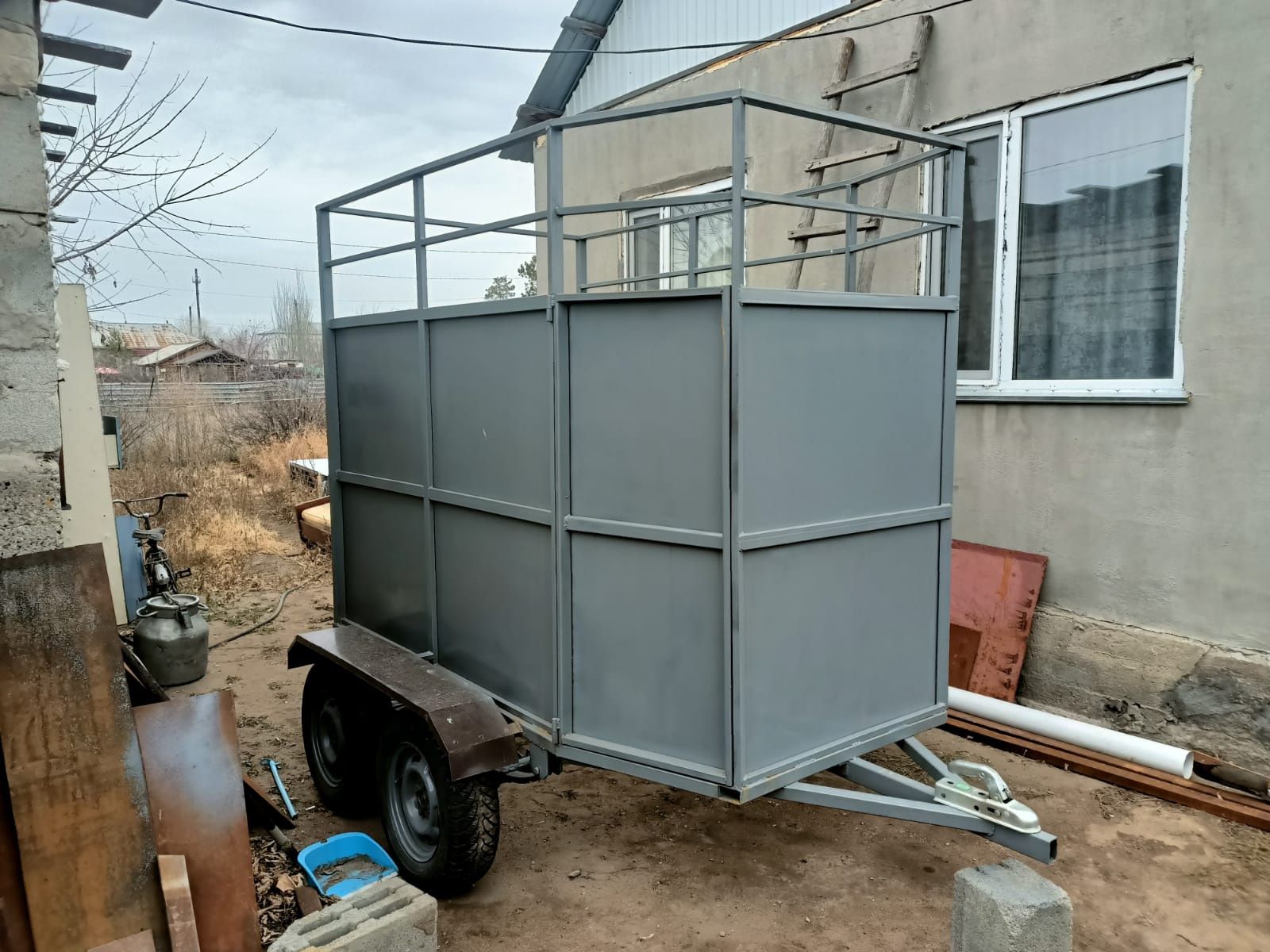 Продам коневозку(двухосную)