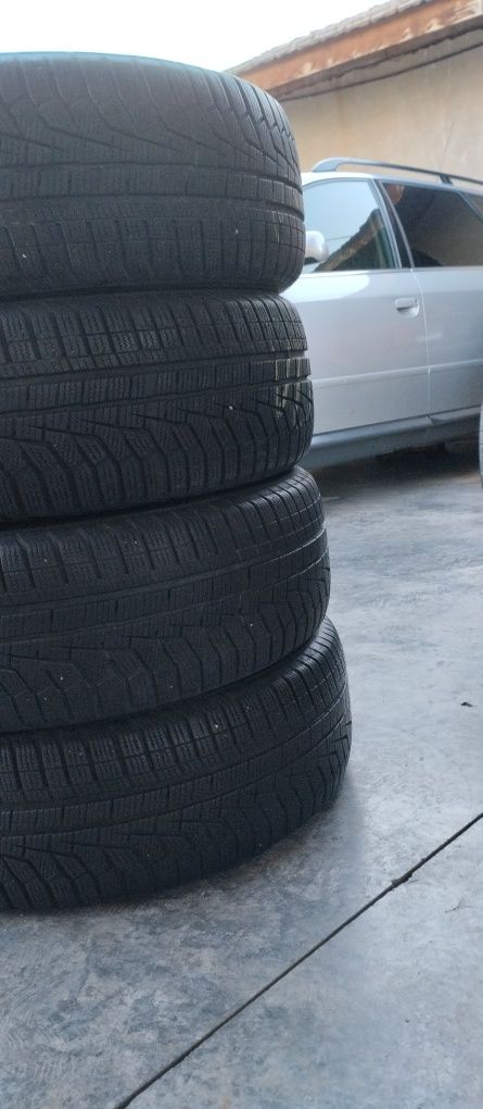 Зимни гуми 235/60R18 Hankook