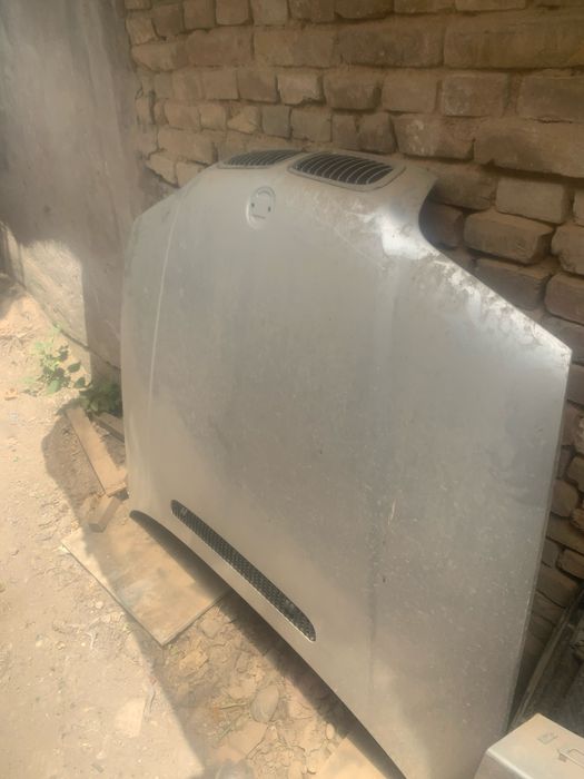 Капот на BMW е46 дорестайл с ноздрями в идеале.