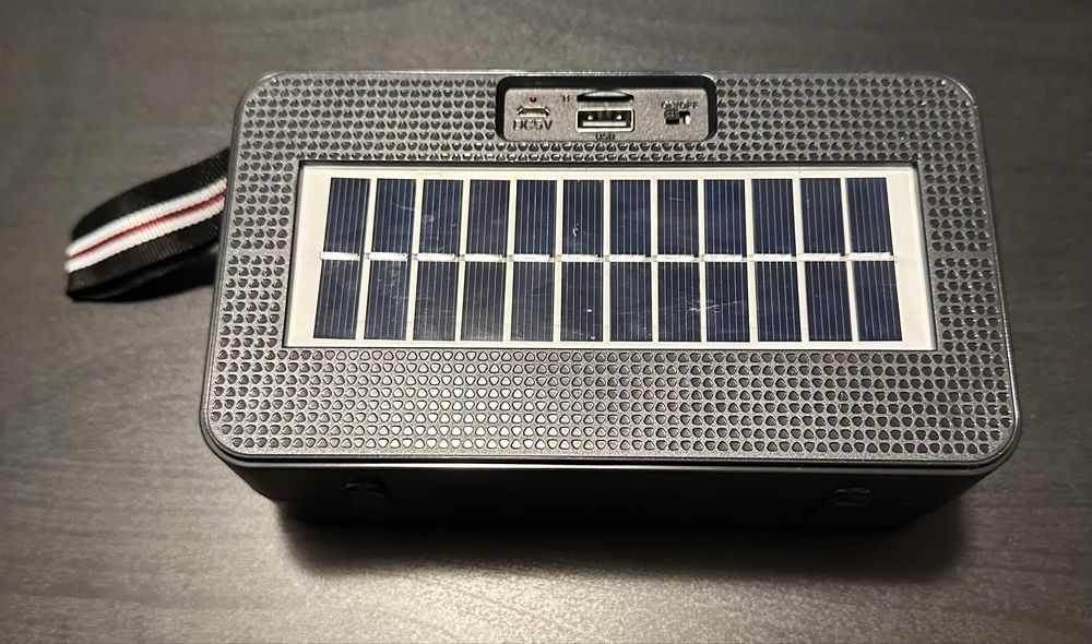 Boxa Bluetooth cu Incarcare Solara, Player Mp3 si Radio FM putere 5W