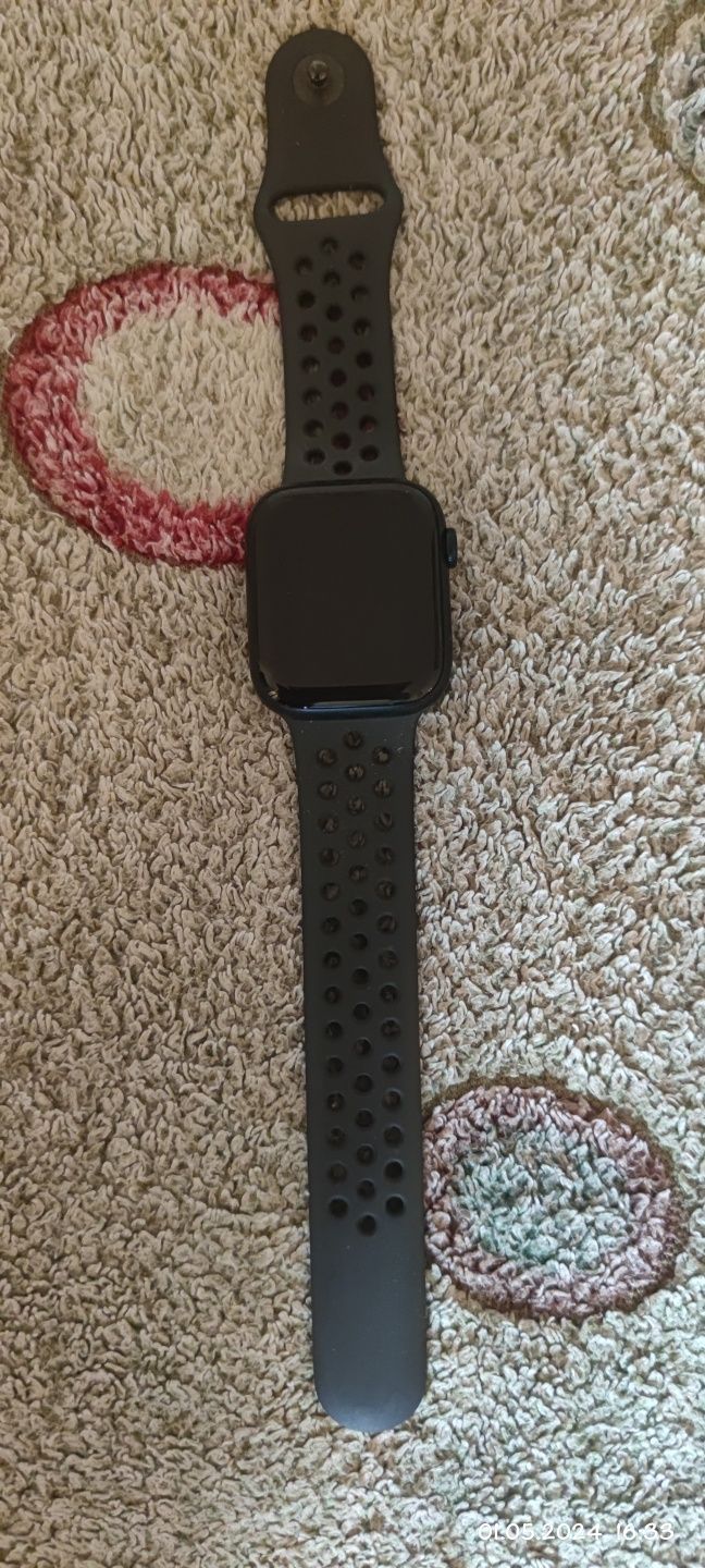 Apple Watch Nike Series 7 45 мм черный