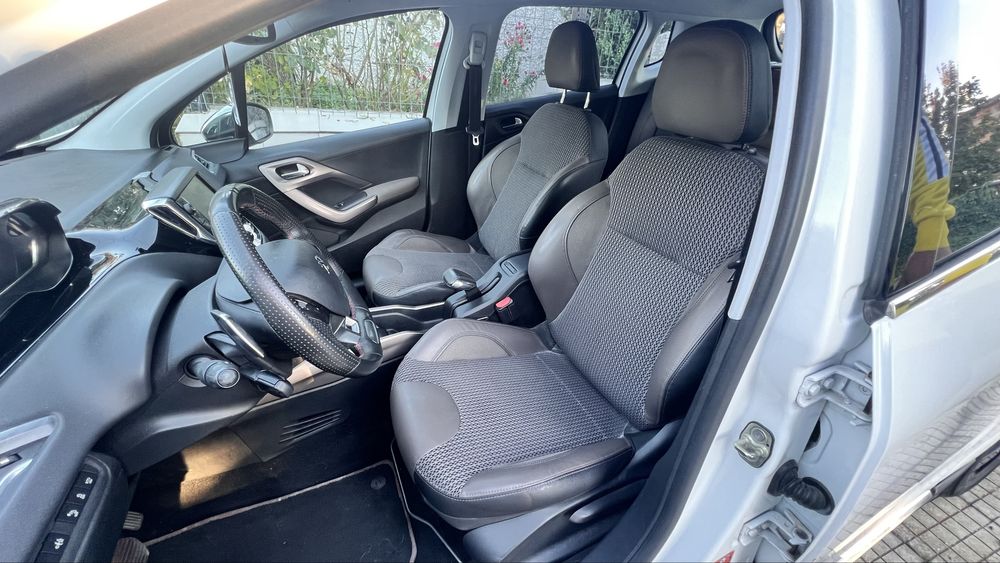 PEUGEOT 2008 1.6 HDI GT LINE  Automatic, new facelift