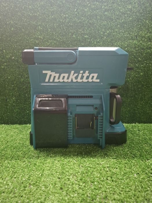 Кафемашина на Makita DCM501 за мляно кафе