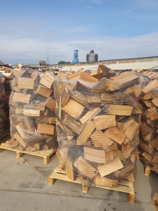 Lemn de foc de fag crăpat livrat la domiciliu