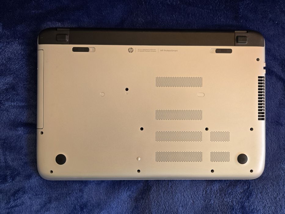 Лаптоп HP Pavilion 15 Notebook PC с чанта и зарядно. Работи отлично