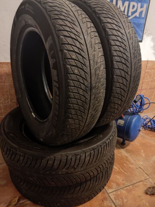 Vând cauciucuri de iarna Michelin pilot alpin