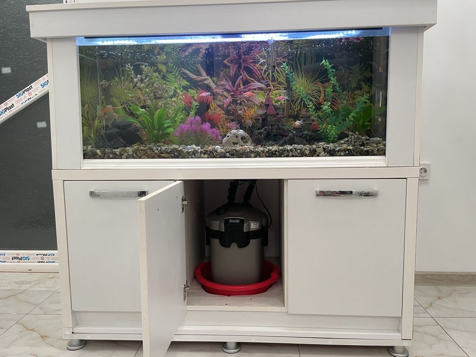 Acvariu cu capacitatea de 350L