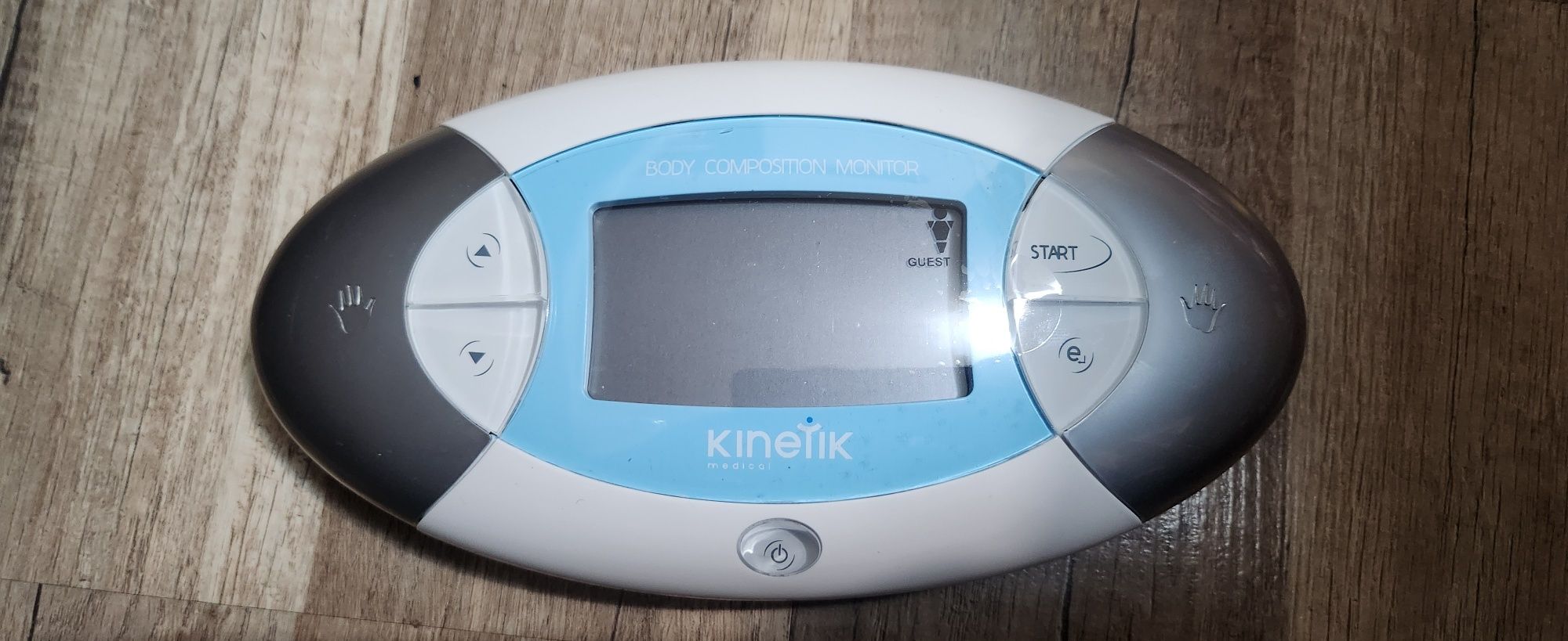 Kinetik medical уред за мерена на телесна мазнина,вода и мускул