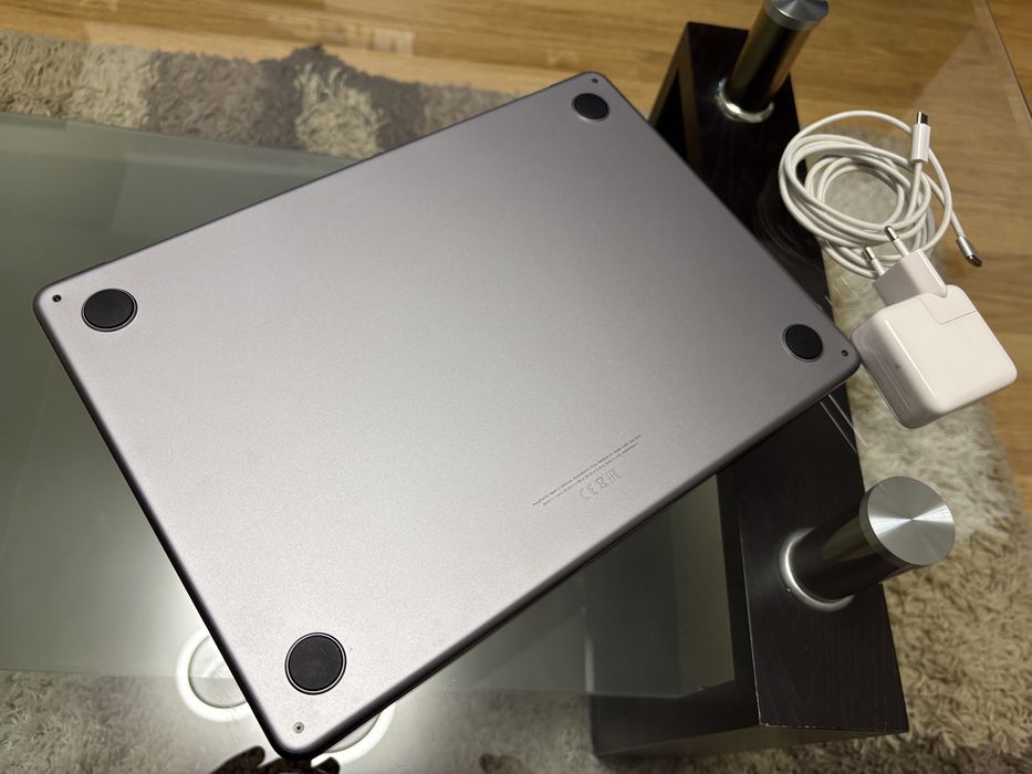 Macbook Air M2 2022 13.6” 512Gb 47 cicluri