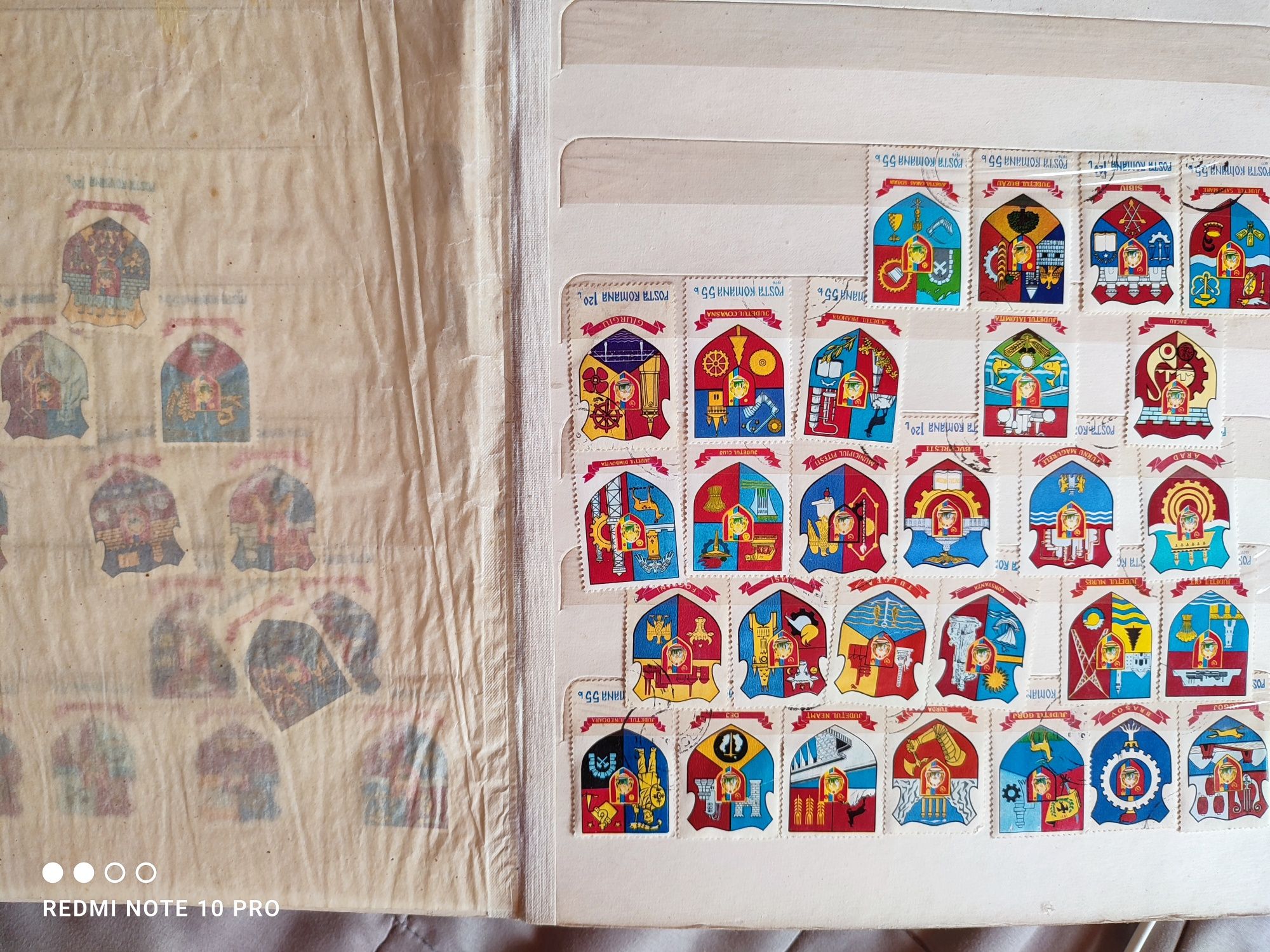 Glasor cu timbre (găsit în podul casei)din comunism...