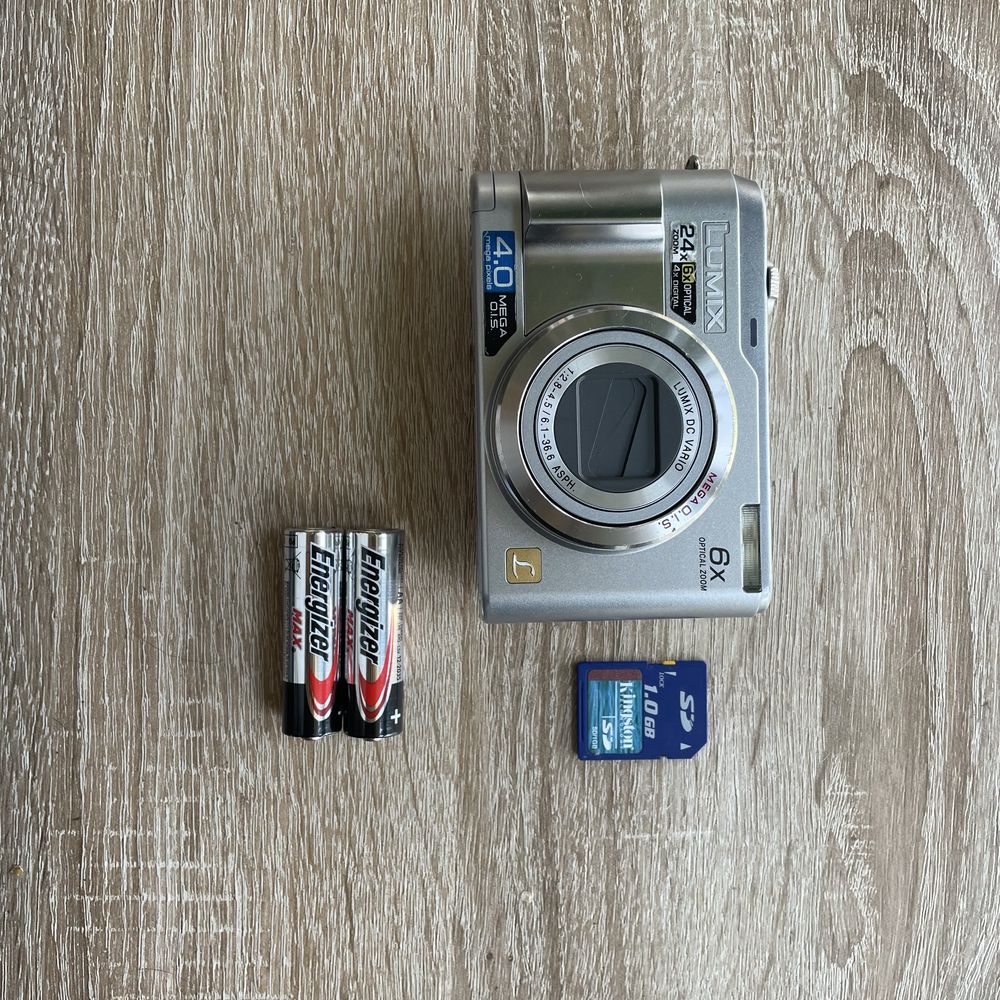 Aparat foto digital Lumix