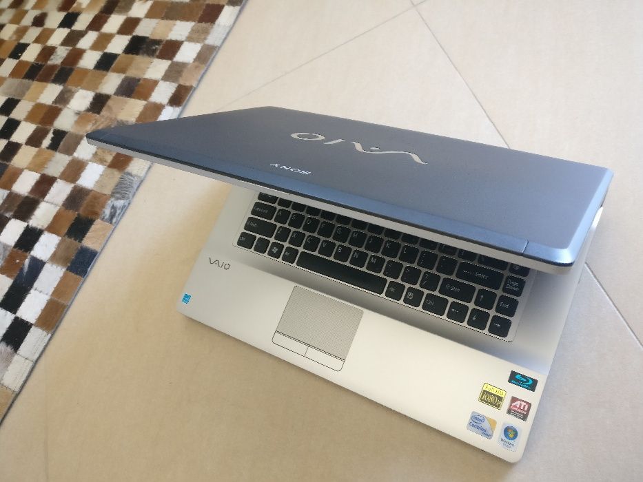 Laptop Sony VAIO cu BluRay Writer