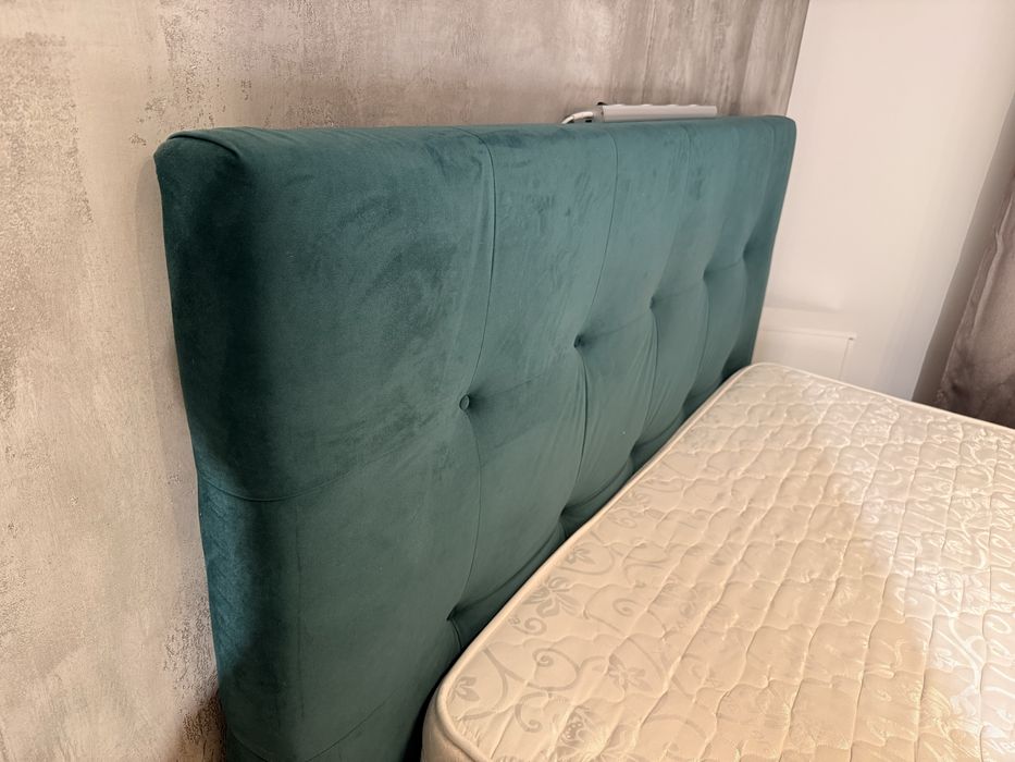 Pat 160x200 cu SALTEA, somiera rabatabila aproape nou, Verde catifea