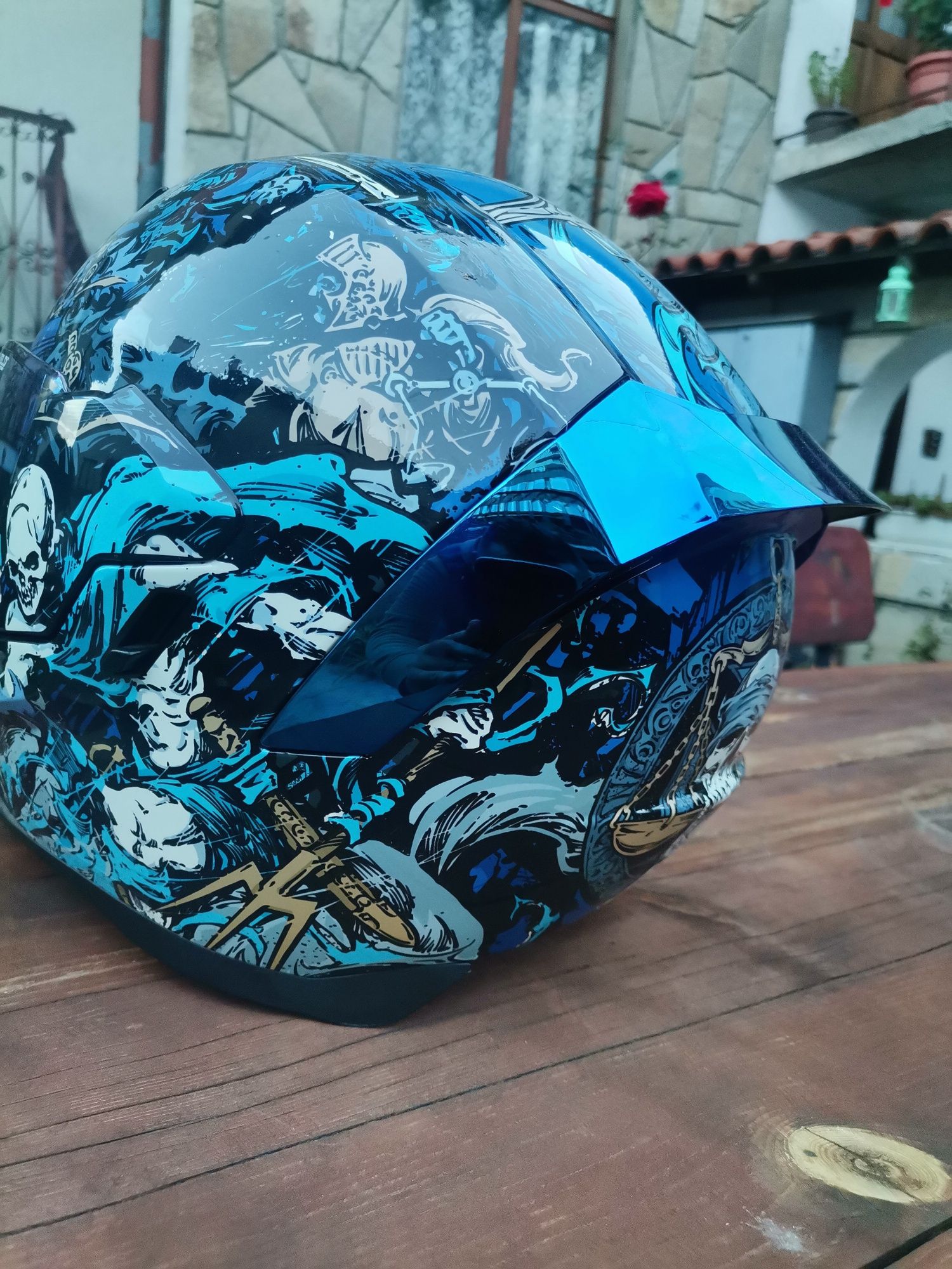 Каска за мотор ICON