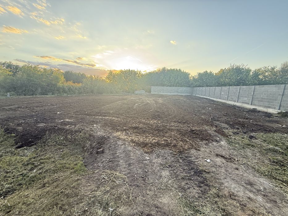 Vind loc de casa cu proiect