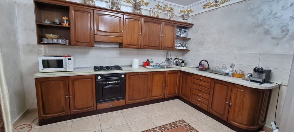 De vanzare mobila de bucătărie lemn masiv adusa din Italia