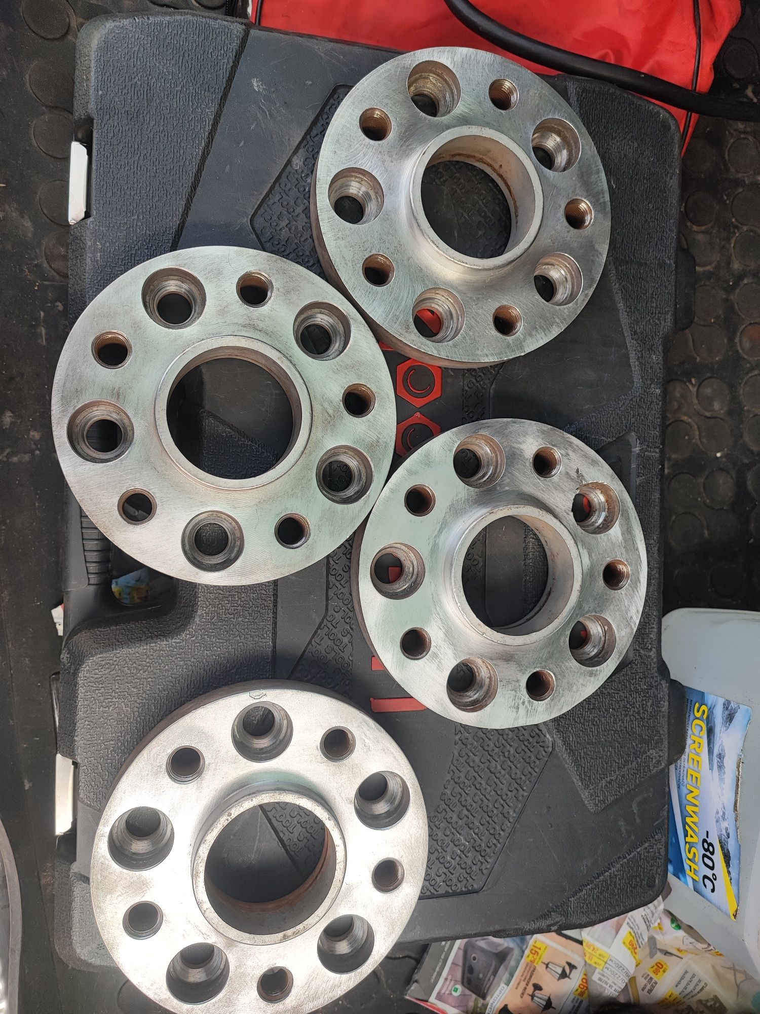 Фланци 5x112 към 5x114.3