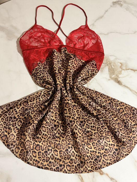 Vând articole de lenjerie intimă Ann Summers, noi cu etichetă.