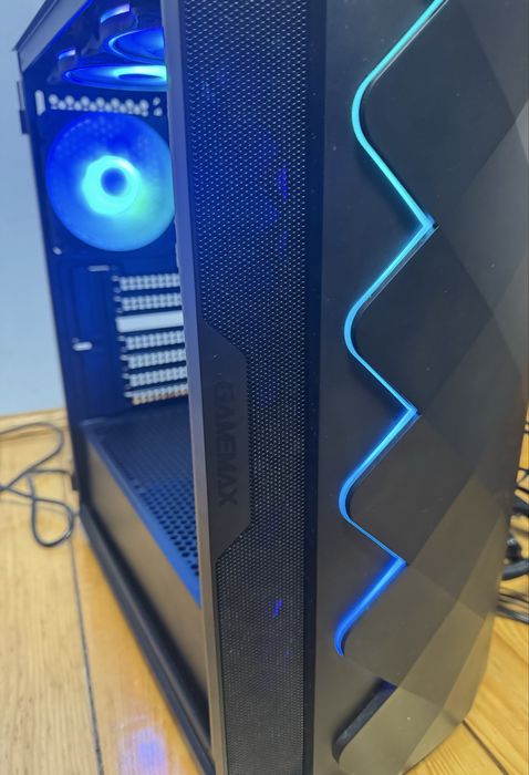 Carcasa Gamemax Diamond cu 6 ventilatoare ARGB + Sursa Seasonic 650W