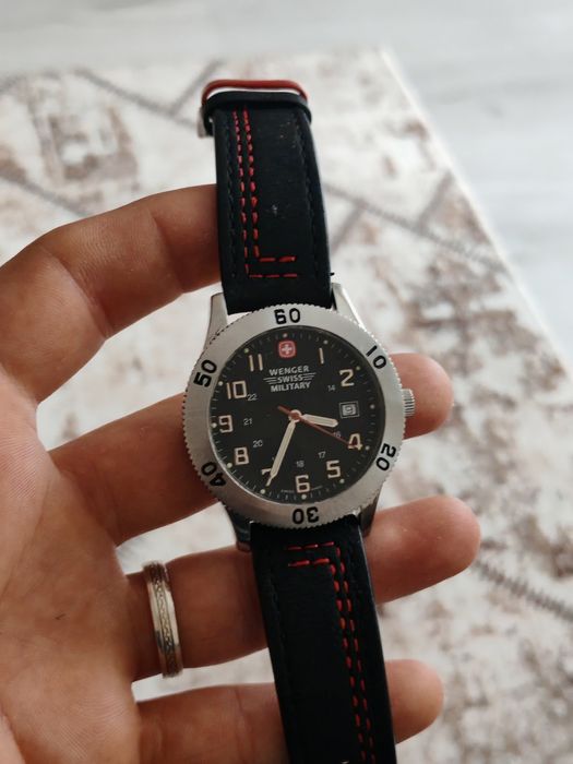 Продавам автентичен швейцарски часовник Wenger Swiss Military, модел о