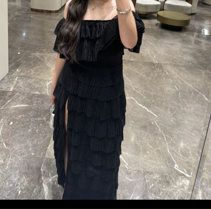 Срочна сатам вечерние платья